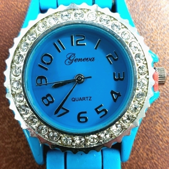 GENEVA Quartz Watch Unused NWOT
Silicone Blue - Picture 8 of 10